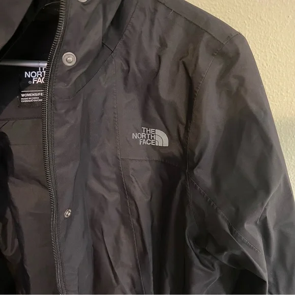 North face rain jacket - Picture 3 of 9